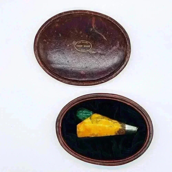 Sterling Silver Brooch with Jade and Baltic Amber - Picture 3 of 3